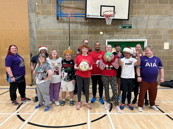 otters_xmas_2023